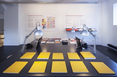 Blick in die Ausstellung "20 jahre architektur und tirol"