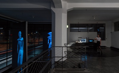 Blick in die Installation "intra space" im aut – © Günter Richard Wett