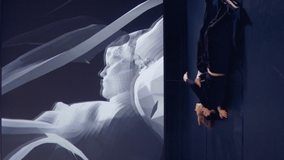 INTRA SPACE, Probe im  Set Up, Scene: Esther Balfe, Christina Jauernik – Handkamera mit Bob, 2017