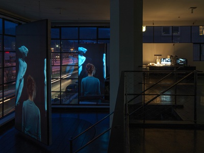 Blick in die Ausstellung im aut mit Installation "INTRA SPACE"