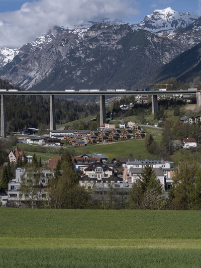 Imagesujet zur Ausstellung im aut (Blick auf ­Steinach am Brenner)