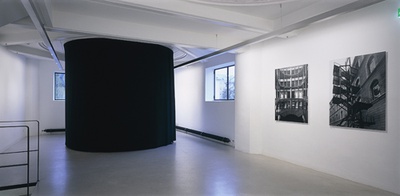 Blick in die Ausstellung "Carl Pruscha: Mein Logbuch"