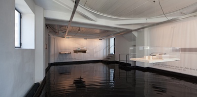 Blick in die Ausstellung "Dietmar Feichtinger: Wege und Orte" im aut