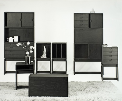 Das aus über zwanzig unterschiedlich kombinierbaren ­Elementen bestehende Anbaumöbelprogramm, Kombinationsvarianten, ab 1967/68