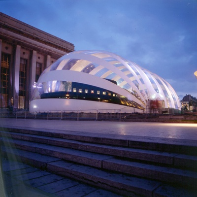 Volumen „Chaillot II“ für die Veranstaltung „Le Printemps en Hiver“ von Marionnaud auf dem Place du Trocadéro in Paris, 1997