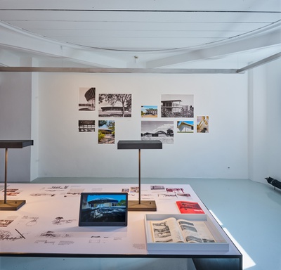 Blick in die Ausstellung "Aufbruch in die Architekturmoderne El Salvadors"
