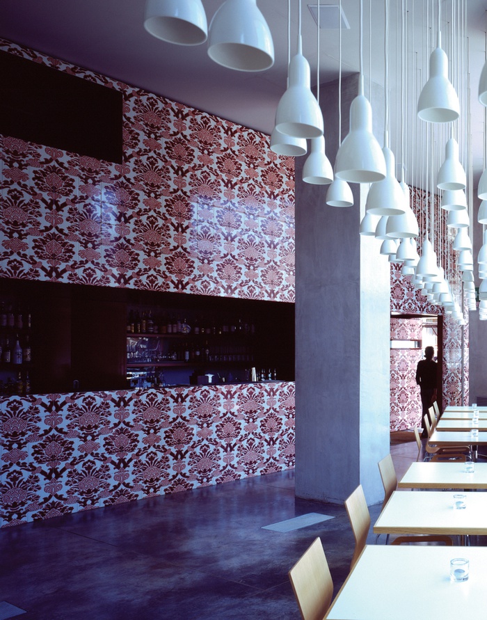 PLC, 2001, CafHé Mangiarebere, Catania, Bildnachweis: © Hélène Binet