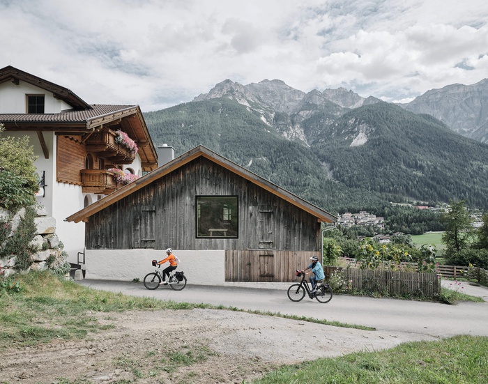 Anerkennung des Landes Tirol für Neues Bauen 2022: Schupfen Gröbenhof, Umbau, Fulpmes, 2019 – 2021 (Architektur: Jakob Siessl, Florian Schüller)
