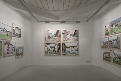 Blick in die Ausstellung "Walter Niedermayr: Koexistenzen" im aut