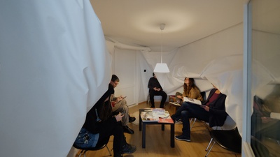 Numen / For Use: Collapsing Room, Installation im aut