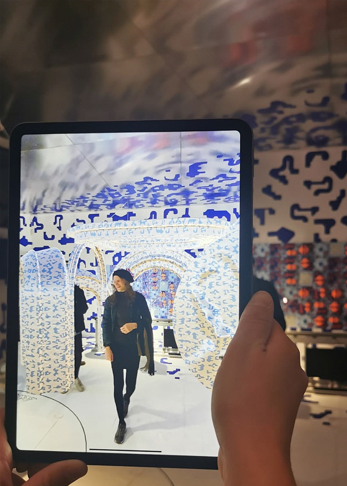 Robotic Lab "Phygital Space. An interface enabled augmentation"