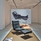 Blick in die Ausstellung "Reinhold Adolf: Schwingen und Entspannen" im aut