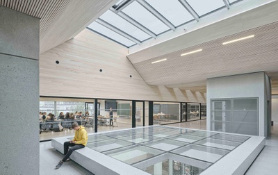 Auszeichnung des Landes Tirol für Neues Bauen 2022: HTL Bau und Design, Aufstockung, Innsbruck, 2016 – 2021 (Architektur: ao-architekten)