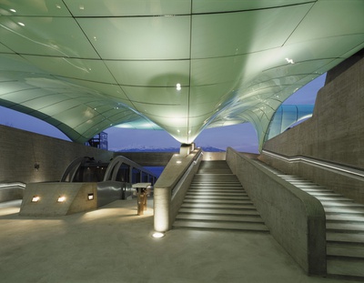 Anerkennung des Landes Tirol für Neues Bauen 2008: Stationen der Hungerburgbahn, Innsbruck, 2004–07 (Architektur: Zaha Hadid Architects)