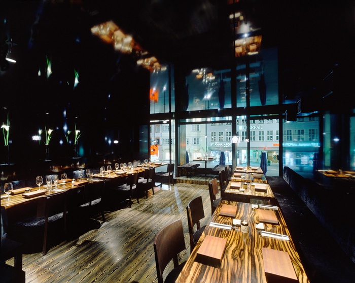 Anerkennung des Landes Tirol für Neues Bauen 2008: Sensei – Sushibar zum Roten Fisch, Innsbruck, 2005–07 (Architektur: Rainer Köberl)