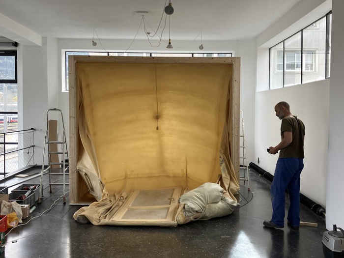 Christoph Katzler (Numen / For Use) mit der Installation "Negative Space"