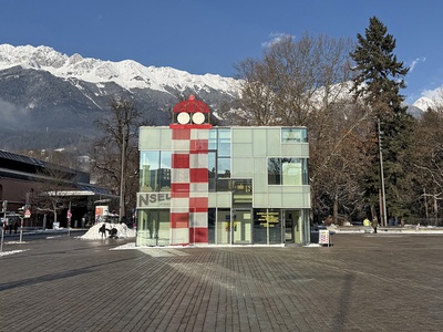 Pavillon vor dem Tiroler Landestheater, Innsbruck