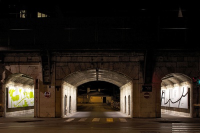 Durchfahrt und Durchgänge Dreiheiligenstraße – © Günter Richard Wett Durchfahrt und Durchgänge Dreiheiligenstraße