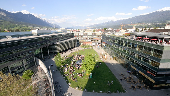SOWI Sozial- und Wirtschaftswissenschaftliche Fakultät, Innsbruck, 1999 (Architektur: Henke Schreieck Architekten)