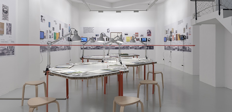 Blick in die Ausstellung "Widerstand und Wandel" im aut