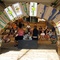 Fotos von der Architektur Sommerakademie 2009 – gemeinsam beginnen wir mit der Programmbesprechung im "Labor" unser Stammlokal auf dem TU-Campus. 35 Kinder und ein Kernteam von 5 BegleiterInnen lernen sich kennen