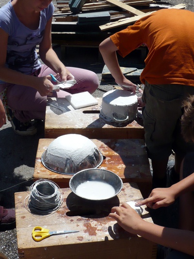 soak – mit Gips versuchten wir Schalenkonstruktionen herzustellen