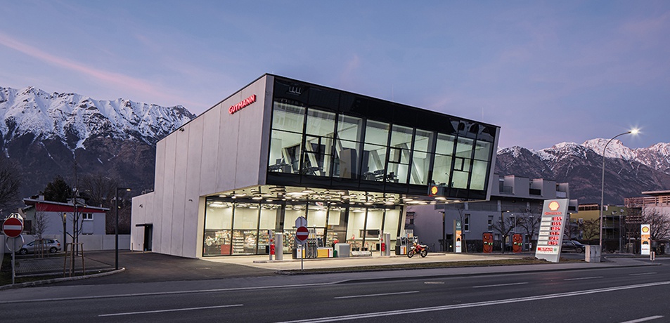 Bürogebäude mit Tankstelle und Shop, Innsbruck – © Christian Flatscher Bürogebäude mit Tankstelle und Shop, Innsbruck